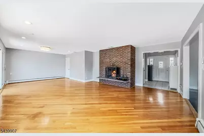 128 Beverly Rd, Fairfield, NJ 07004 - Photo 23