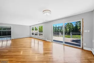 128 Beverly Rd, Fairfield, NJ 07004 - Photo 25