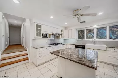 128 Beverly Rd, Fairfield, NJ 07004 - Photo 29