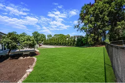 128 Beverly Rd, Fairfield, NJ 07004 - Photo 11