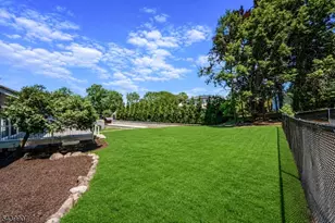 128 Beverly Rd, Fairfield, NJ 07004 - Photo 11