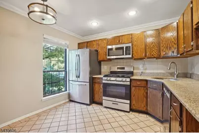 96 Baldwin Ct, Bernards Township, NJ 07920 - Photo 3