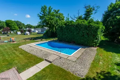8 Kennedy Dr, Fairfield, NJ 07004 - Photo 27