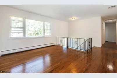8 Kennedy Dr, Fairfield, NJ 07004 - Photo 7