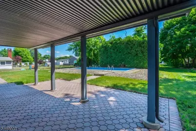 8 Kennedy Dr, Fairfield, NJ 07004 - Photo 25