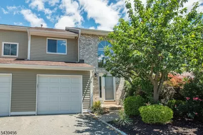 50 Castle Ridge Dr, East Hanover Township, NJ 07936 - Photo 1