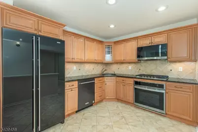 50 Castle Ridge Dr, East Hanover Township, NJ 07936 - Photo 5