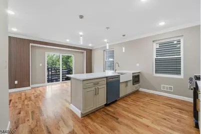 432 S 10th St, Newark, NJ 07103 - Photo 7