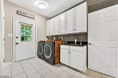 836 Atkinson Cir, Hillsborough Township, NJ 08844 - Photo 15