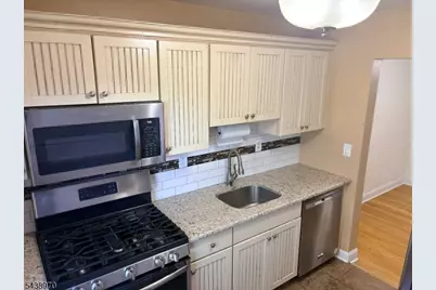 25 Hinchman Ave #1A, Wayne, NJ 07470 - Photo 5