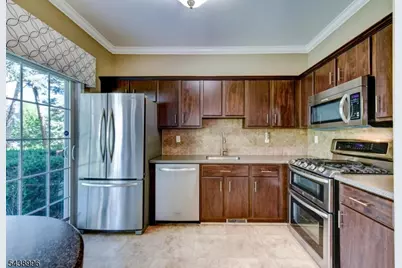 118 Barclay Dr, Nutley, NJ 07110 - Photo 9