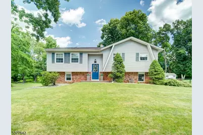 17 Sunset Dr, Mount Olive, NJ 07828 - Photo 1