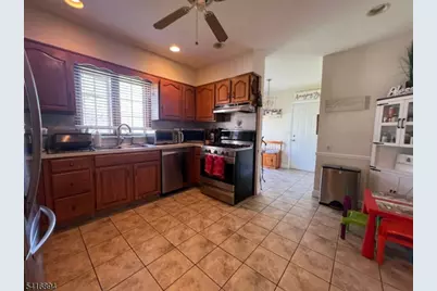 321 Tucker Ave, Union Township, NJ 07083 - Photo 15