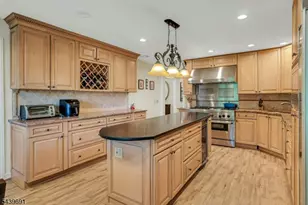 27 Hamilton Dr W, North Caldwell, NJ 07006 - Photo 11