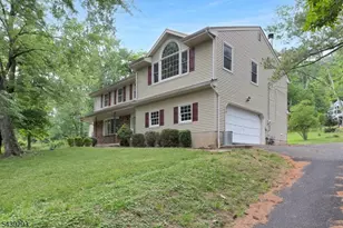 15 Linda Ln, Green Brook Township, NJ 08812 - Photo 3