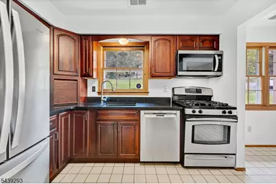 15 Linda Ln, Green Brook Township, NJ 08812 - Photo 11