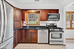 15 Linda Ln, Green Brook Township, NJ 08812 - Photo 11
