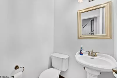 15 Linda Ln, Green Brook Township, NJ 08812 - Photo 17