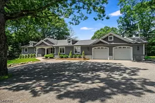 8 Sheeprock Rd, Kinnelon, NJ 07405 - Photo 3