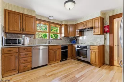 2104 Westfield Ave, Scotch Plains Township, NJ 07076 - Photo 17