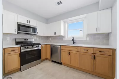 23 Edwin Pl, Newark, NJ 07112 - Photo 5