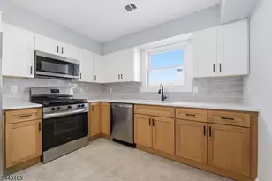 23 Edwin Pl, Newark, NJ 07112 - Photo 5