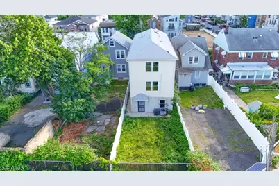 23 Edwin Pl, Newark, NJ 07112 - Photo 31