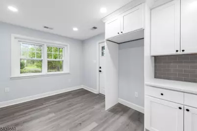 20 Cooper Ln, Chester, NJ 07930 - Photo 3