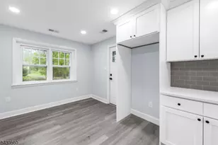 20 Cooper Ln, Chester, NJ 07930 - Photo 3