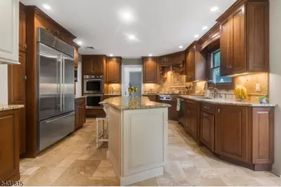 16 Trinity Pl, East Hanover Township, NJ 07936 - Photo 7