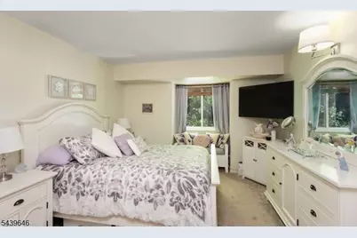 70 Haverhill Pl, Franklin Township, NJ 08873 - Photo 9