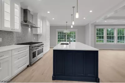 22 Monroe Pl, Bernards Township, NJ 07920 - Photo 11
