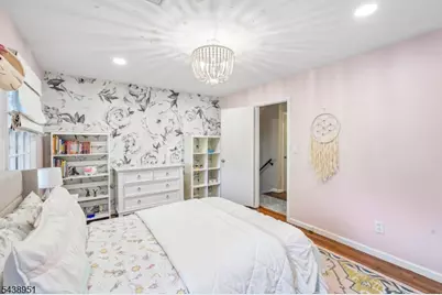 275 Wyoming Ave, Maplewood, NJ 07040 - Photo 19