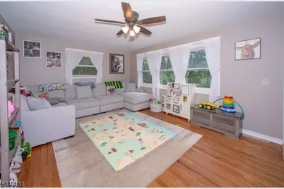 29 Clove Rd, Wantage, NJ 07461 - Photo 5