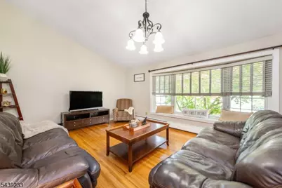 19 Falcon Pl, Wayne, NJ 07470 - Photo 7