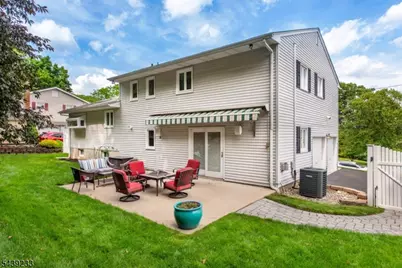19 Falcon Pl, Wayne, NJ 07470 - Photo 29