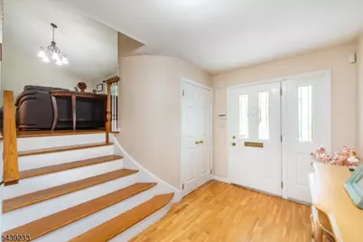19 Falcon Pl, Wayne, NJ 07470 - Photo 5