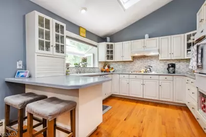 19 Falcon Pl, Wayne, NJ 07470 - Photo 9