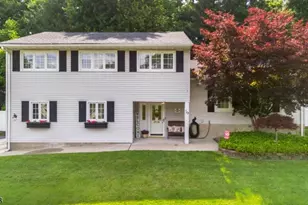 19 Falcon Pl, Wayne, NJ 07470 - Photo 1