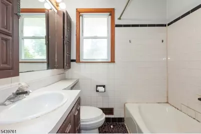 4 N 16th Ave, Manville, NJ 08835 - Photo 9
