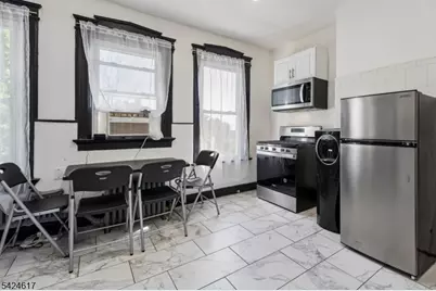 908 S 16th St, Newark, NJ 07108 - Photo 11