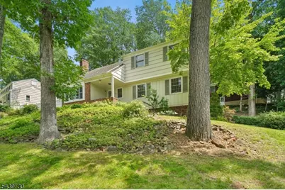 36 Wentworth Dr, Berkeley Heights Township, NJ 07922 - Photo 3