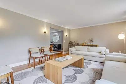 2 Schoolview Dr, Morris Plains, NJ 07950 - Photo 5