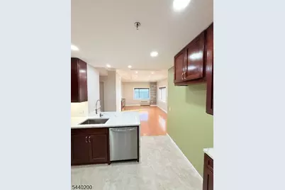 1 Carriage City Plz #908, Rahway, NJ 07065 - Photo 3