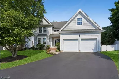 7 Holly Ct, Bloomfield, NJ 07003 - Photo 1