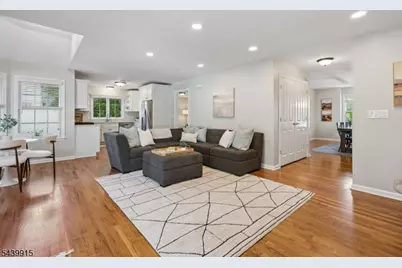 7 Holly Ct, Bloomfield, NJ 07003 - Photo 15