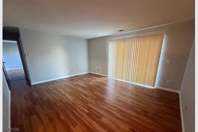 601 Sunshine Ct, Sayreville, NJ 08859 - Photo 5