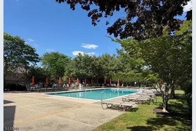 601 Sunshine Ct, Sayreville, NJ 08859 - Photo 11