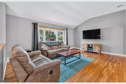 5 Drexel Ct, Parsippany, NJ 07005 - Photo 7