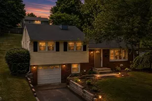 708 Franklin St, Belvidere, NJ 07823 - Photo 1
